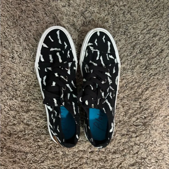 Blowfish Malibu Bat Sneakers - Picture 1 of 3